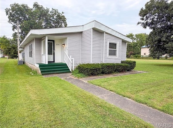 226 Dixie Street, Sikeston, MO 63801
