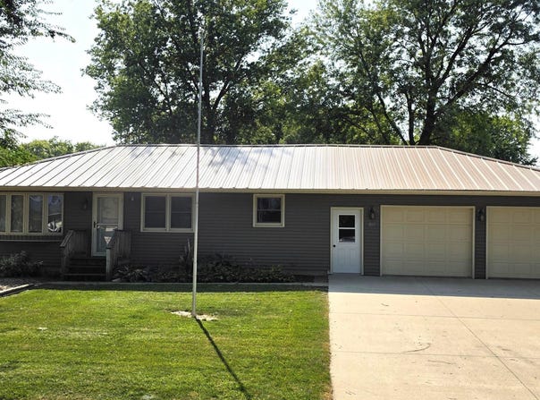 809 O'Brien St, Sanborn, IA 51248