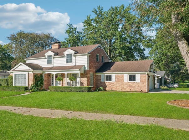 107 N H Street, Indianola, IA 50125