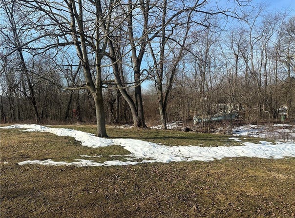 3rd St, Midway, PA 15060