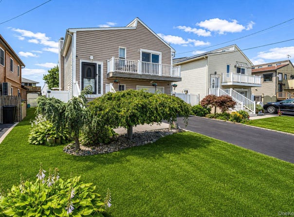 32 Yacht Club Road, Babylon, NY 11702