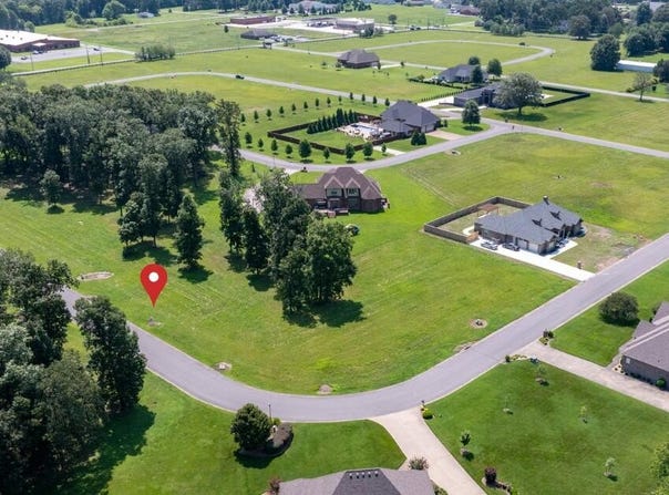 Cornwall Drive, Murray, KY 42071