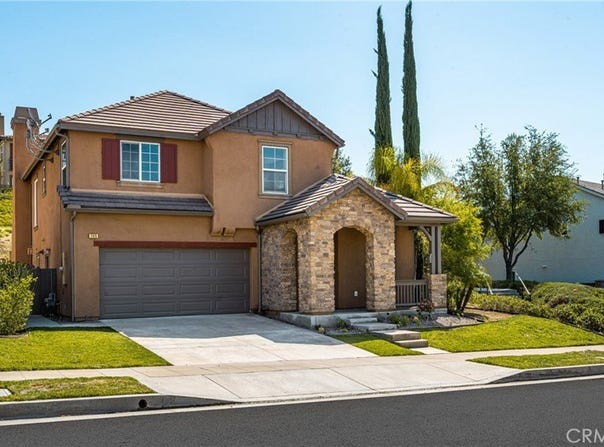 705 E Lemon Swirl, Azusa, CA 91702