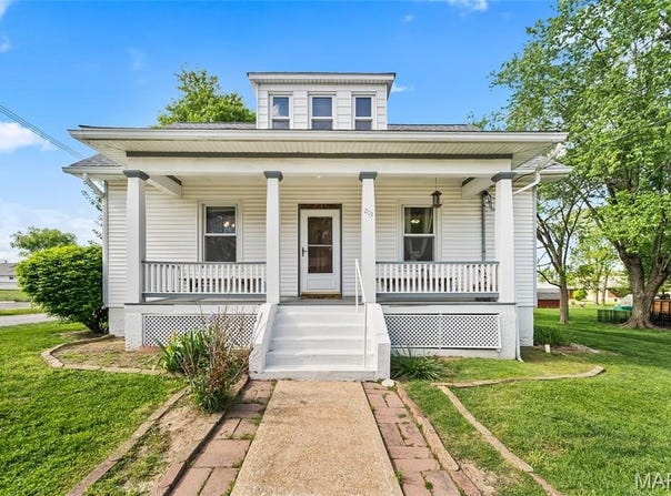 203 E Mill Street, Waterloo, IL 62298