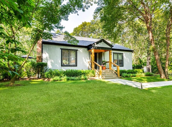 57 Woodruff Lane, Bridgehampton, NY 11932