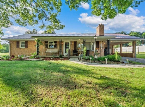 4624 E LEE Highway, Max Meadows, VA 24360