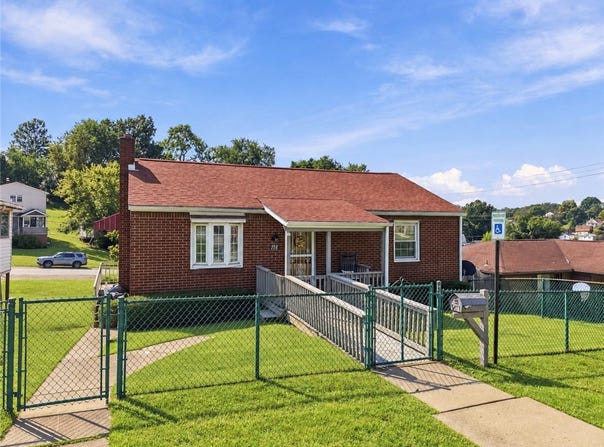 718 Laura St, West Mifflin, PA 15122
