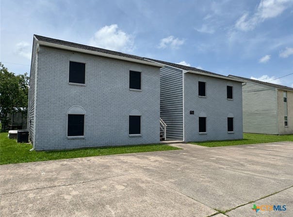 409 S Bauer Drive, Port Lavaca, TX 77979