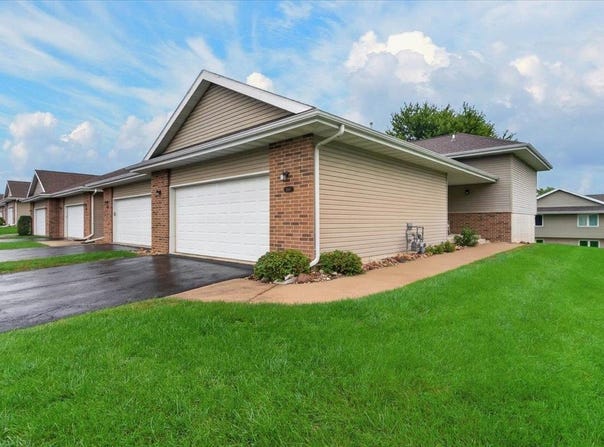 1447 Asbury Lane, Waterloo, IA 50701