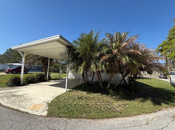 1301 Starlight Circle, Eustis, FL 32726