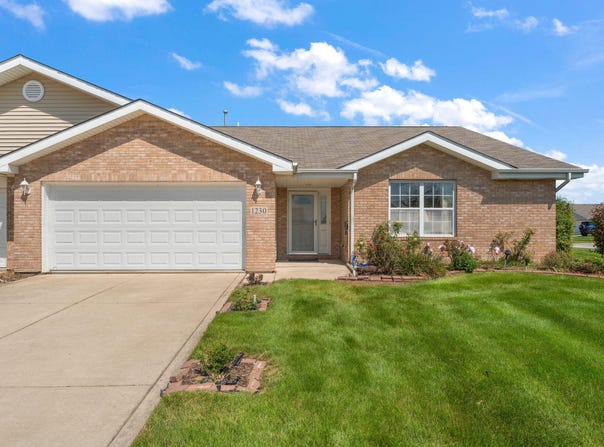 1230 W 82nd Lane, Merrillville, IN 46410