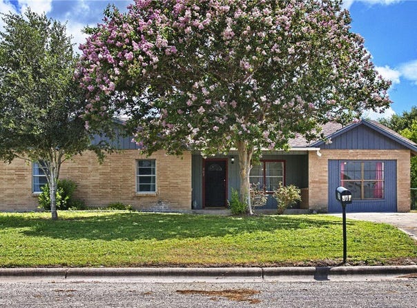 307 Bullard, Odem, TX 78370