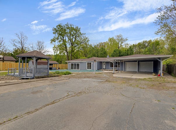 2525 E Jackson Street, Muncie, IN 47303
