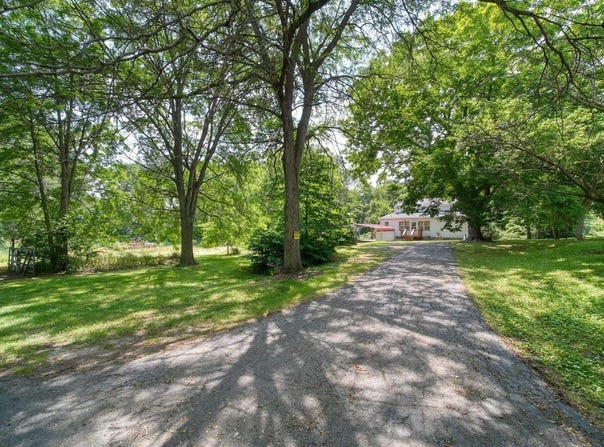 1533 East Munger Road, Tecumseh, MI 49286