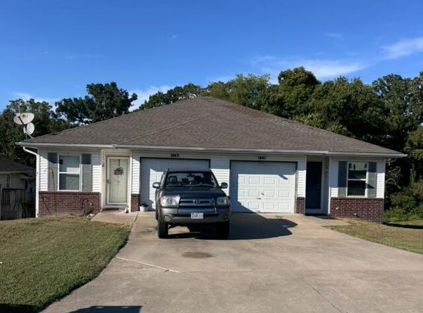 1443 W Rainey Street, Ozark, MO 65721