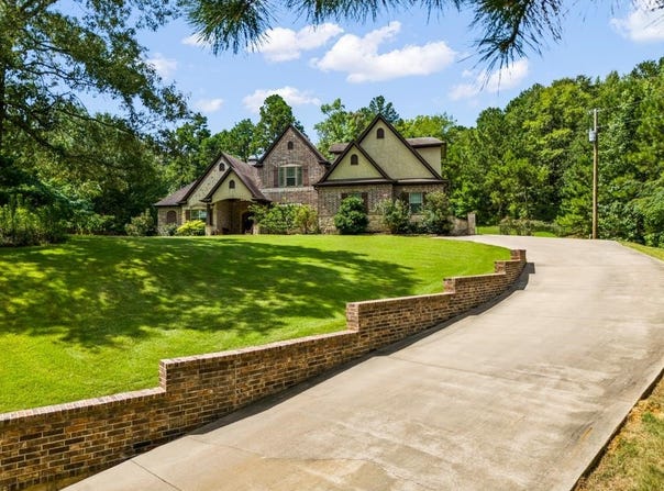1647 E Mountain Road S, Longview, TX 75604