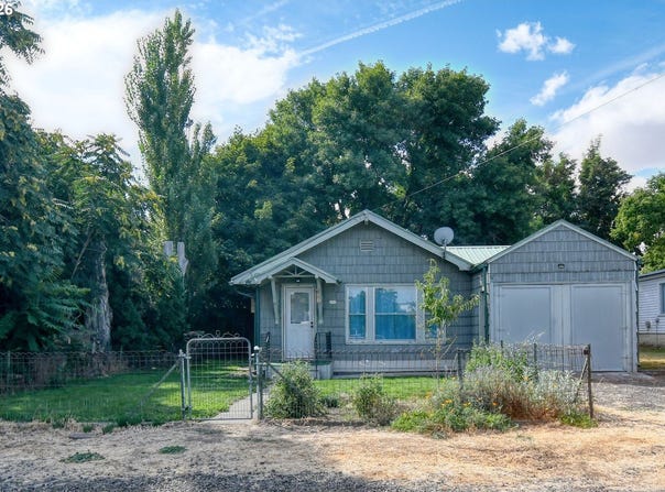112 SW 2ND St, PilotRock, OR 97868