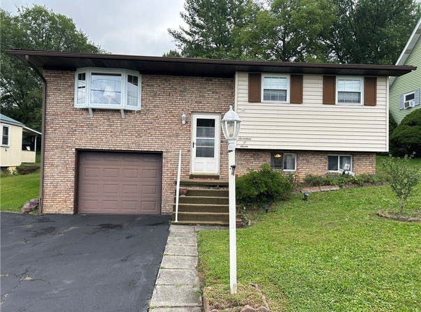 1707 2nd St, South Connellsville, PA 15425