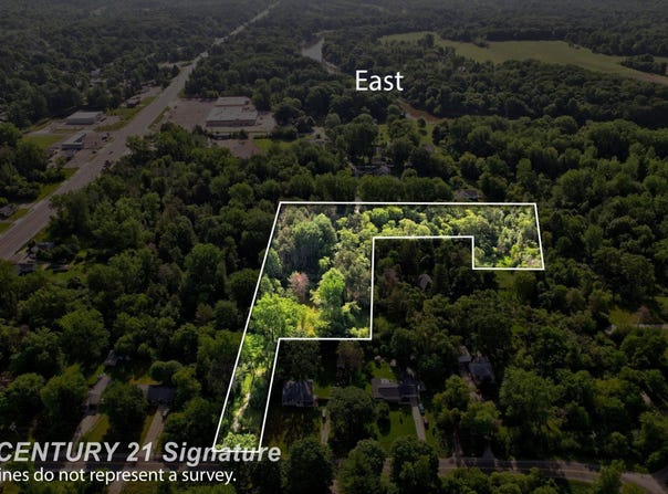 1948 E Chippewa River Road, Midland, MI 48640