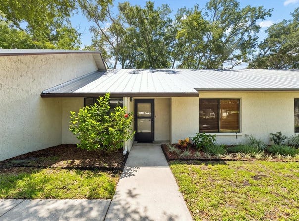 821 3RD Avenue SW, LARGO, FL 33770