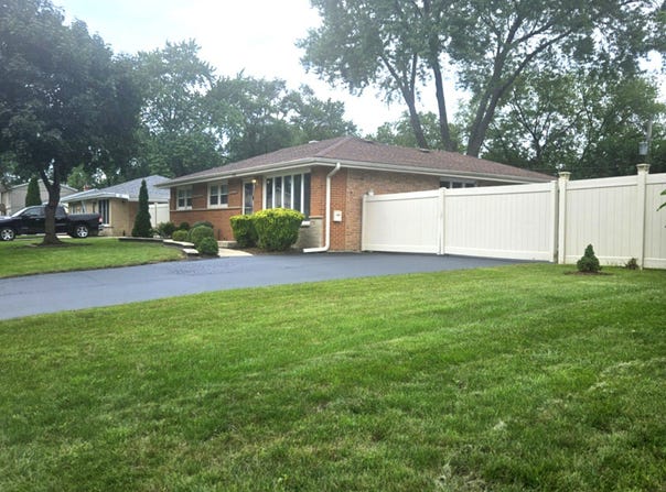 978 E CAPRI Drive, Palatine, IL 60074