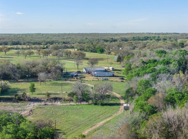 2313 E US Highway 79, Rockdale, TX 76567