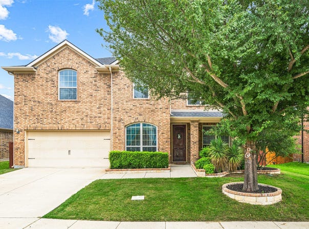 1374 Sandhurst Drive, Roanoke, TX 76262
