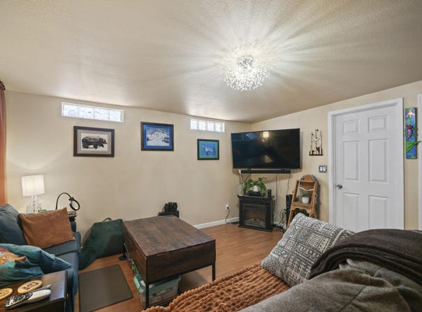922 NICKEL Drive, Apache Junction, AZ 85119