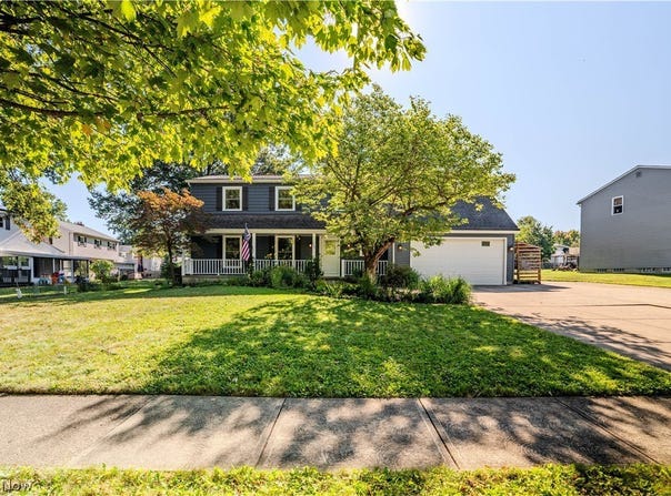 10027 Peachtree Drive, Strongsville, OH 44149