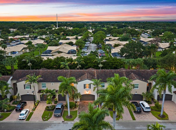 4677 Mediterranean Circle, Palm Beach Gardens, FL 33418
