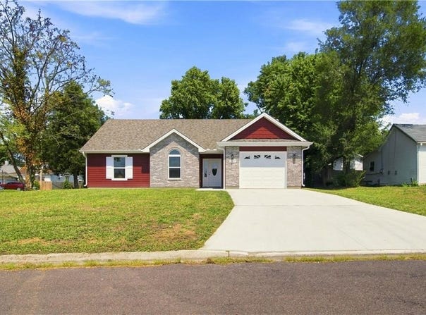 1207 E 11TH Street, Sedalia, MO 65301