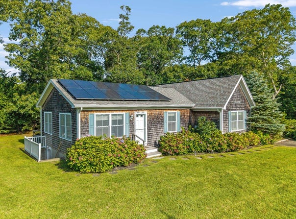 4 Periwinkle Lane, Oak Bluffs, MA 02557