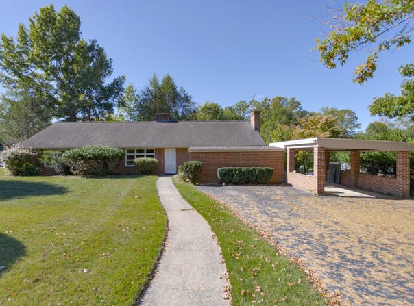 904 Ruffner Pl, Lexington, VA 24450