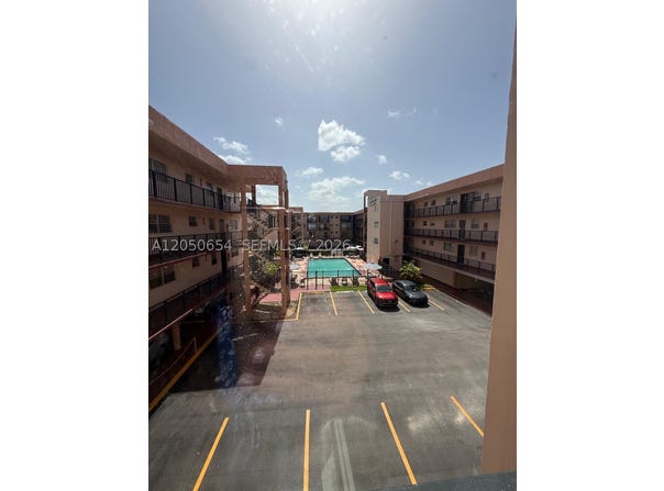 1855 W 60th St, Hialeah, FL 33012