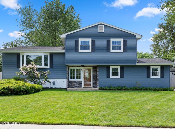 66 Creighton Circle, Old Bridge, NJ 08857