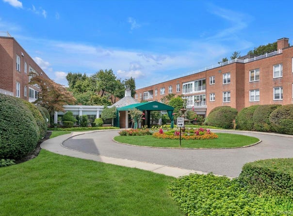 1390 Broadway, Hewlett, NY 11557