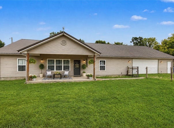 13095 Earl Road, Gravette, AR 72736
