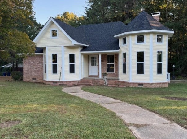 1179 Pinecrest Dr, Camden, AR 71701