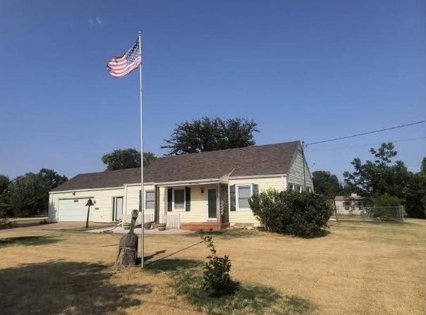 800 East Broadway, Fairview, OK 73737