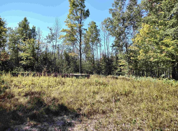 2420 W US2 Highway, Gulliver, MI 49840