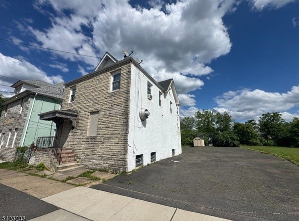 814 E 3Rd St, Plainfield City, NJ 07062-1017