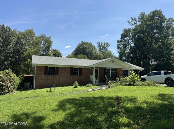 1107 Vermont Ave, Etowah, TN 37331