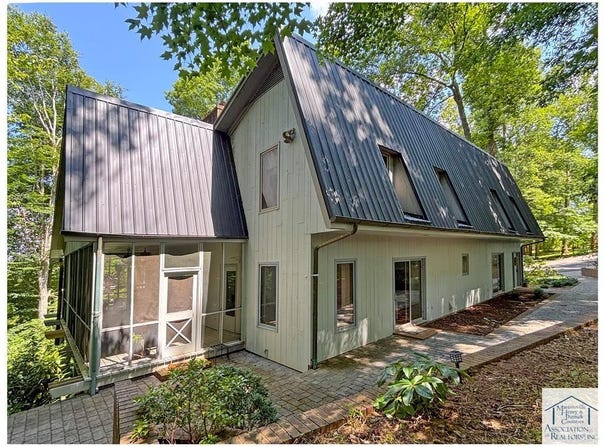 385 Hickory Ridge Rd, Martinsville, VA 24112