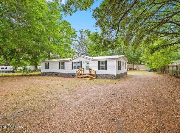 4318 DEERFIELD Circle W, Macclenny, FL 32063