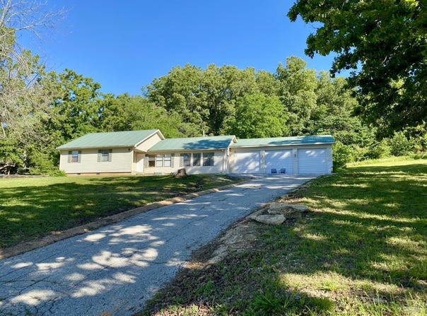 464 N Main Street, Salem, AR 72576