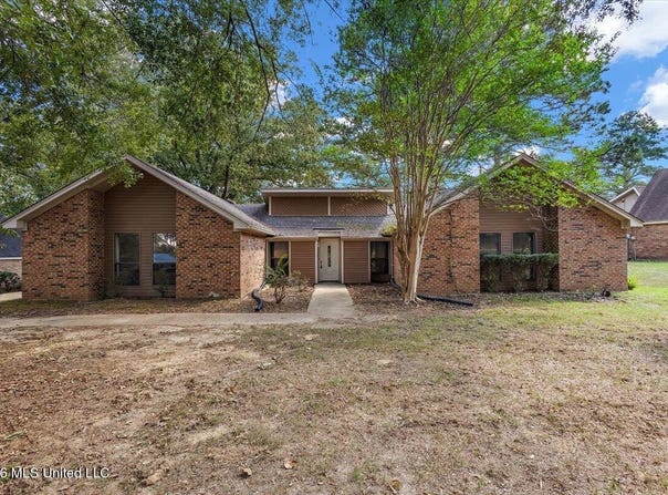 4800 Brookwood Place, Jackson, MS 39272