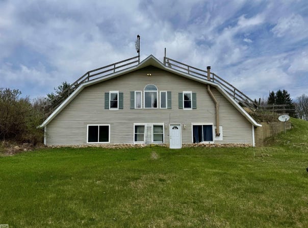 7285 Mayville Rd, Marlette, MI 48453