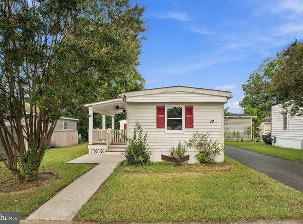 92 VILLAGE Parkway, DUMFRIES, VA 22026