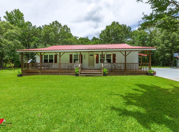 125 Honeysuckle Drive, Converse, LA 71419