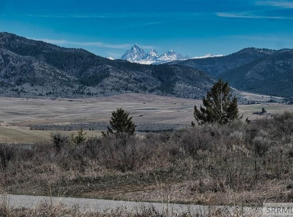 Wagon Road, Swan Valley, ID 83449
